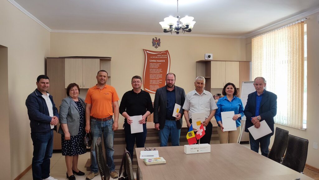 Primarii localităților Gura Galbenei, Lipoveni, Ivanovca Nouă și Albina au semnat acordul de grant în cadrul parteneriatului cu Proiectul MĂ IMPLIC