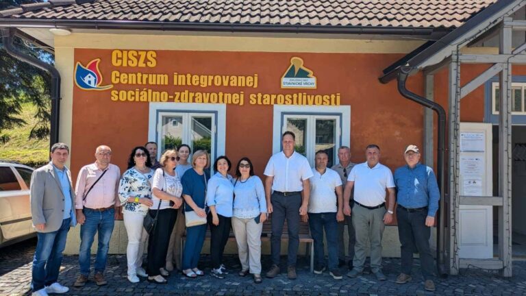 Modele slovace de cooperare locală, analizate de reprezentanții comunităților partenere MĂ IMPLIC